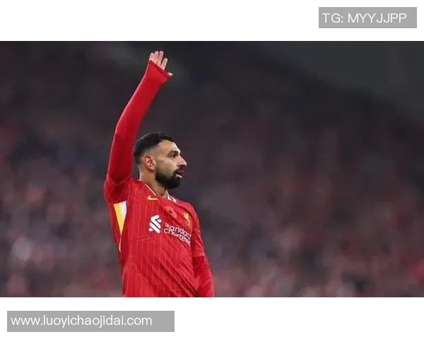 足球明星的神秘面具背后隐藏的故事与荣耀